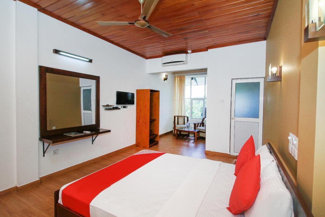 Oyo 471 Randiya Hotel Moratuwa Eksteriør bilde
