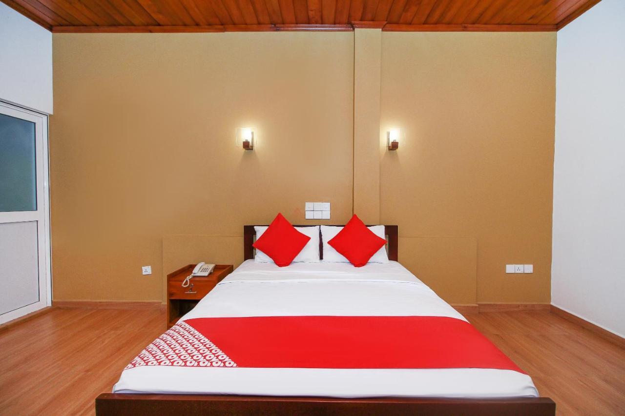 Oyo 471 Randiya Hotel Moratuwa Eksteriør bilde