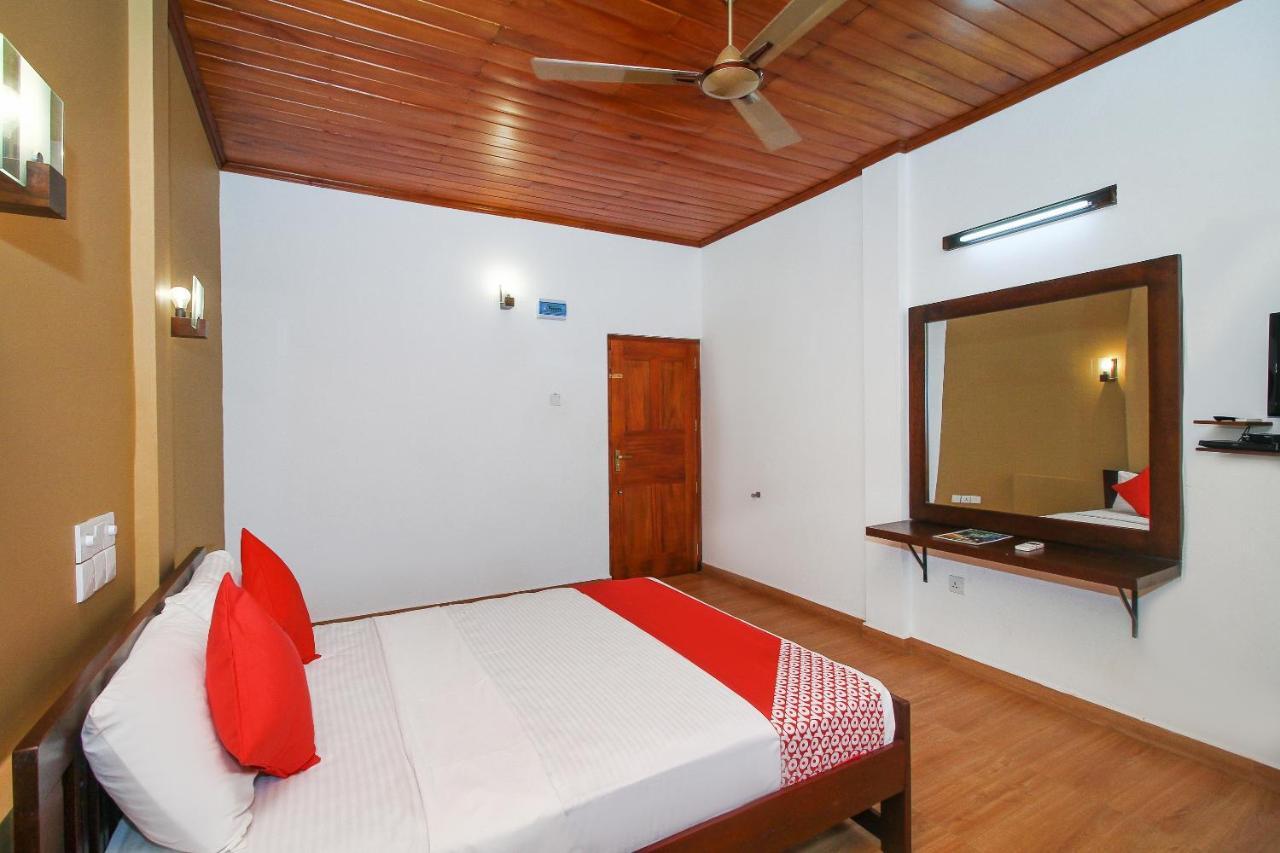 Oyo 471 Randiya Hotel Moratuwa Eksteriør bilde